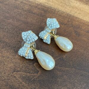 Carolee Vintage Bow & Pearl Earrings